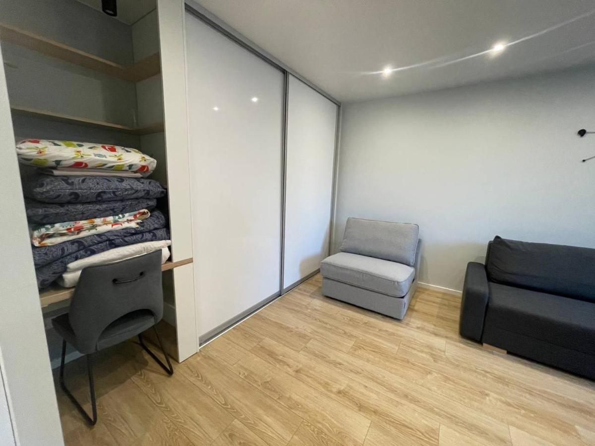 Modern 1Br Haven Near Two Parks Apartment Riga Bagian luar foto