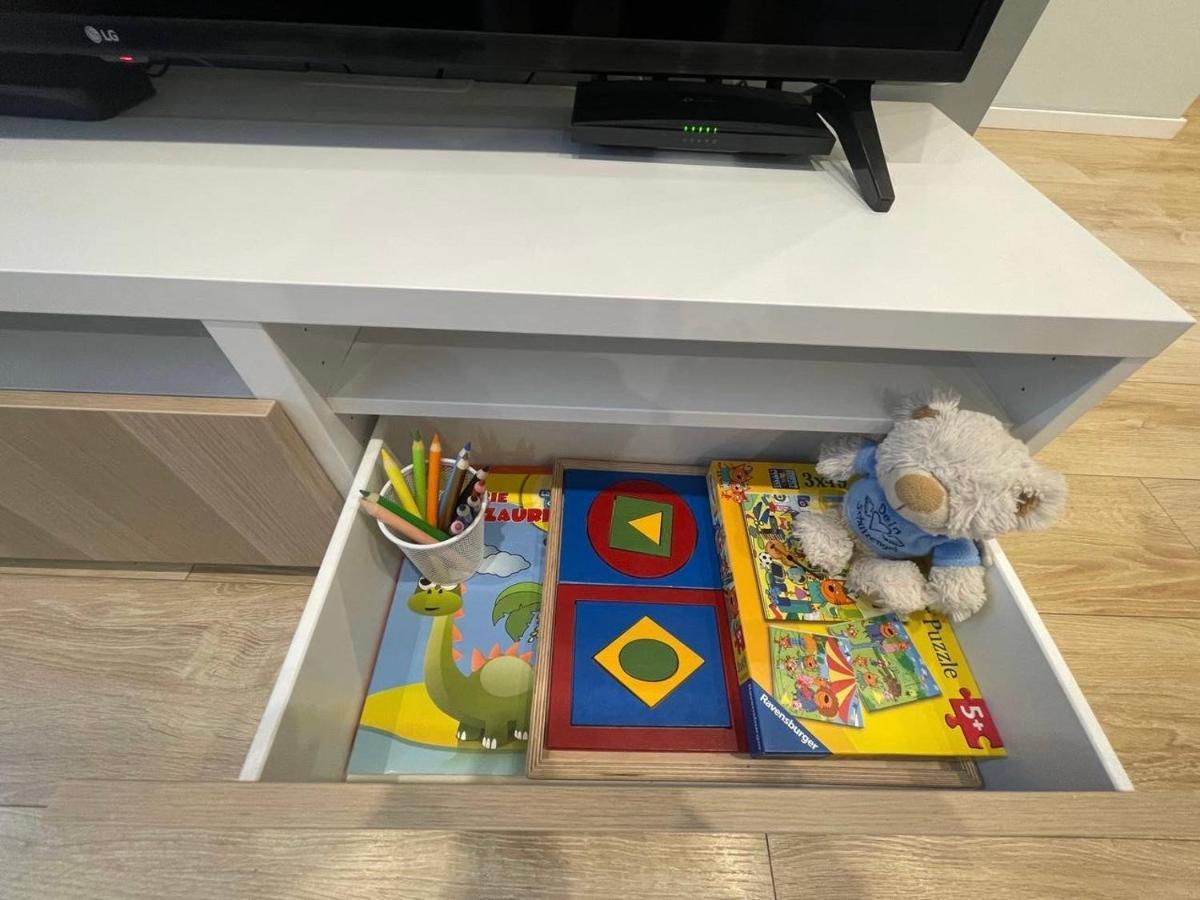 Modern 1Br Haven Near Two Parks Apartment Riga Bagian luar foto