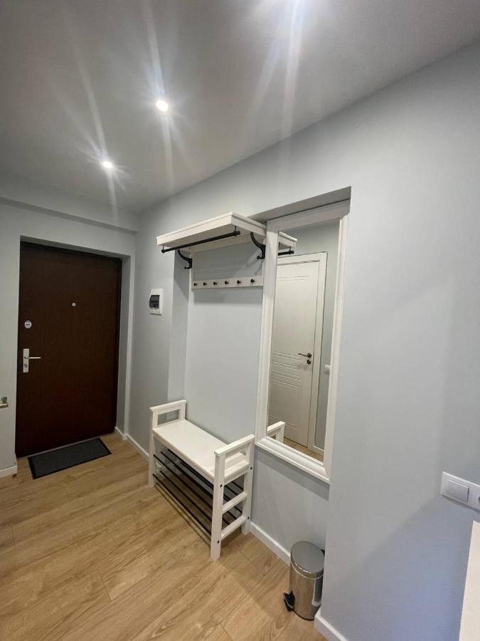 Modern 1Br Haven Near Two Parks Apartment Riga Bagian luar foto